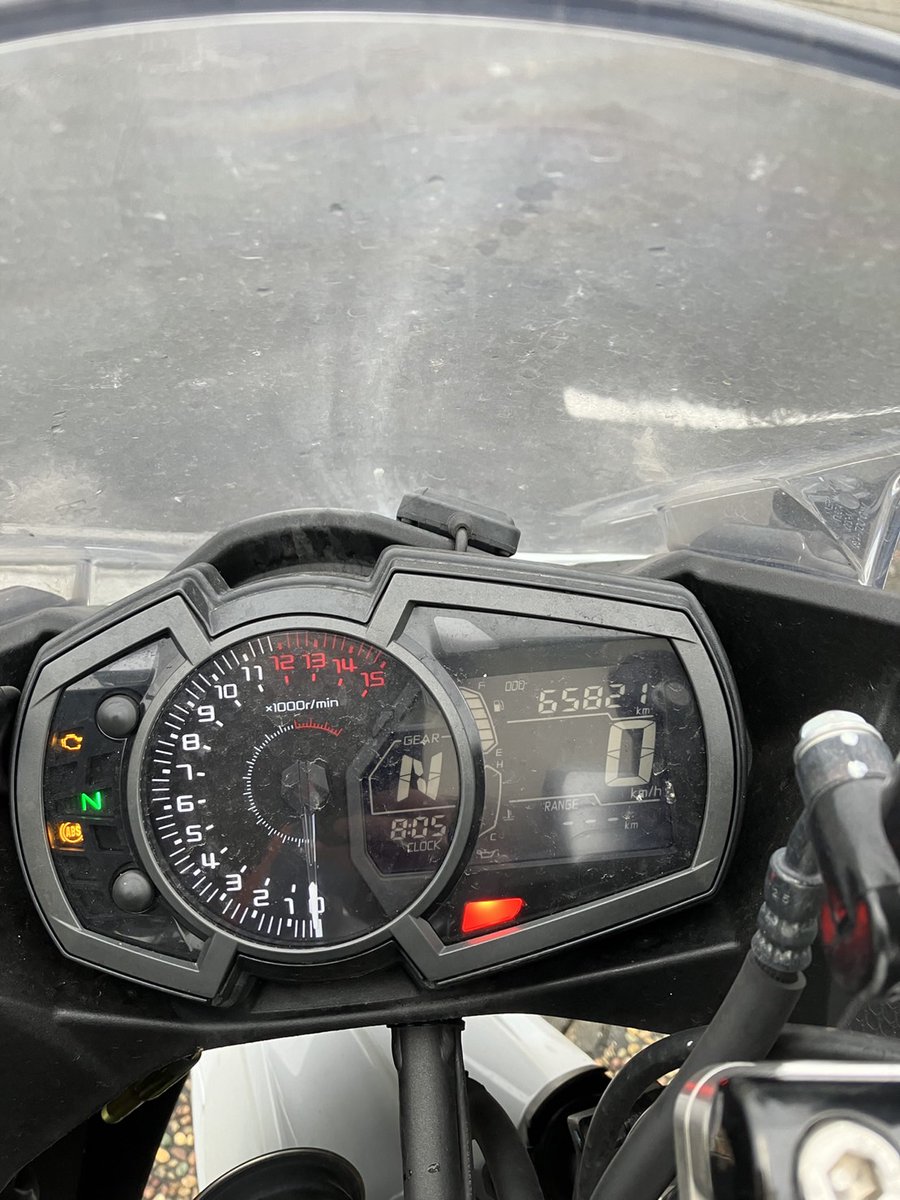 hundredtouring's tweet photo. 毎日おバイク。
あいにくの雨でもツーキング😢
明日と明後日はツーリング🏍🏍
天気よ回復しておくれ😁😁
#ninja400 #バイク乗りと繋がりたい #バイク好きと繋がりたい #バイク通勤 #通勤ライダー #１００人ツーリング #projectpeach https://t.co/Qf2w7faExH