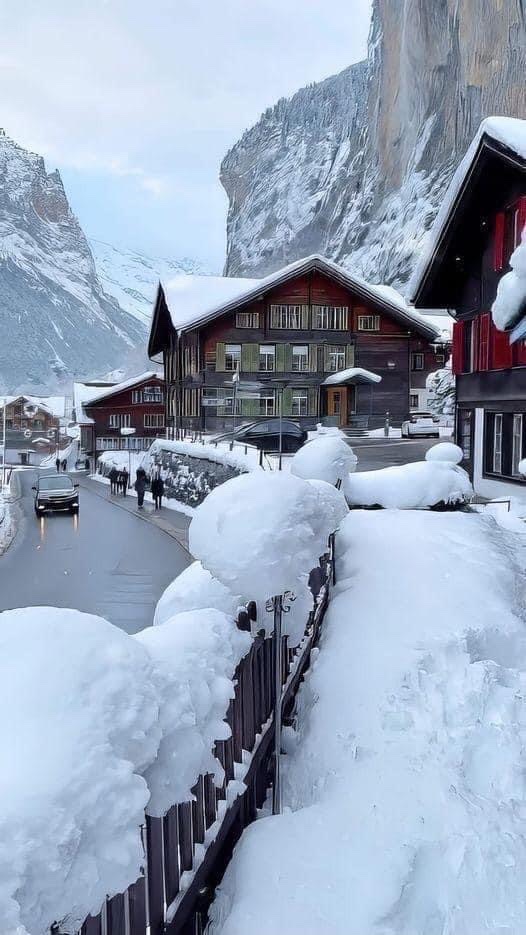 SeascapeNature's tweet photo. Lauterbrunnen, Switzerland 🇨🇭 https://t.co/9T2tLc4wFj