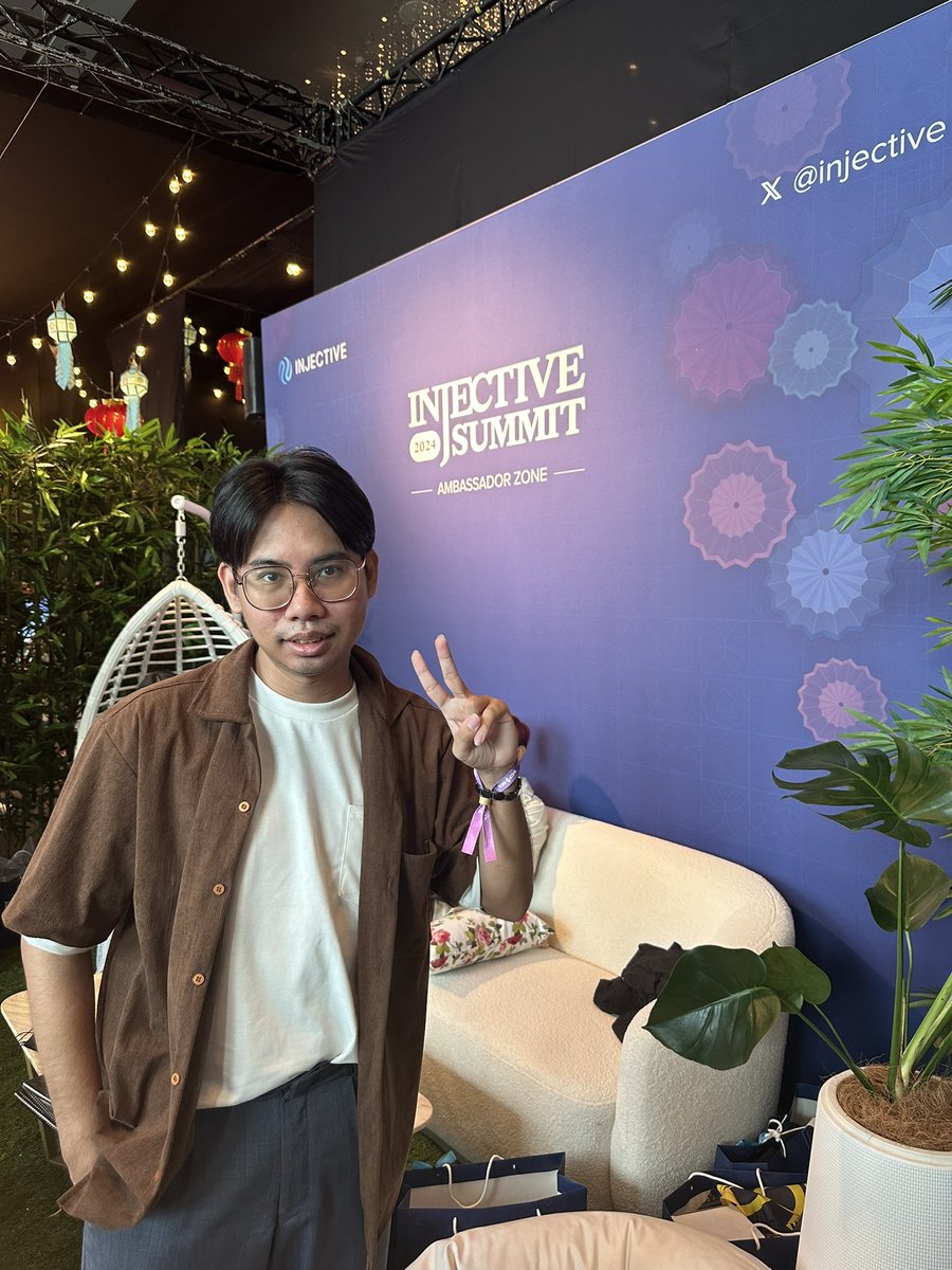 stocker_day's tweet photo. วันนี้แอดนินจามางาน Injective Summit 2024 ครับ @injective
.
เอาภาพบรรยากาศมาฝาก ได้เจอเพื่อนใหม่ที่เป็น Injective Ambassador ด้วย
.
ของกิน กิจกรรมในงานก็แน่น ๆ จุก ๆ ยังไงฝากทุกคนติดตาม Injective(INJ) กันด้วยนะ 🙏
.
#InjectiveSummit2024 #INJ #Stockerday https://t.co/aM0QRFavAU