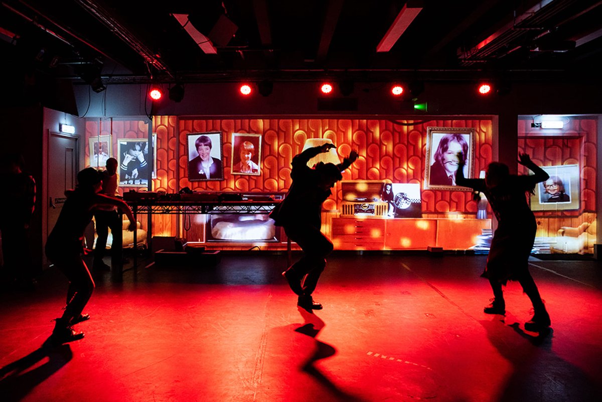 theatreandtonic's tweet photo. "This performance hit all the right notes" ★★★★★

Danai reviews Club Life at @OmnibusTheatre: https://t.co/v97EApEqyZ https://t.co/lSmeaHuUW6