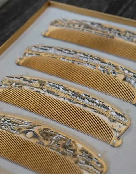 TChangzhou's tweet image. Today I will introduce to you a national intangible cultural heritage, Changzhou comb. Xing Liang, the ninth generation descendant of Changzhou comb, opened a comb museum on Qingguo Lane and collected nearly 500 pieces of combs from the Tang Dynasty.#comb #梳篦