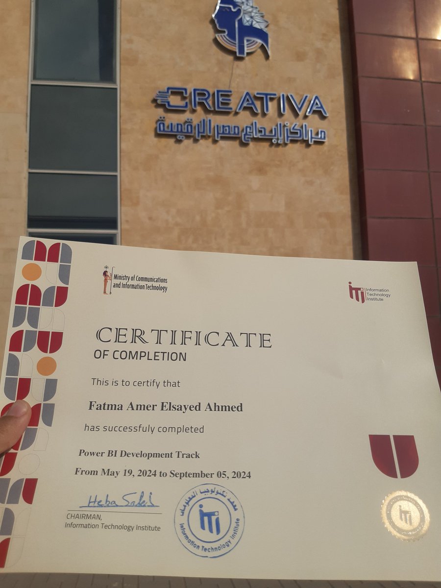 -عملت شيفت كارير.
-نزلت تدريب في شركة وحاليا بشتغل فيها.
-اتقبلت في ال ITI تراك Power Bi واتخرجت.
-بقيت Microsoft certified:Power Bi Data Analyst Associate