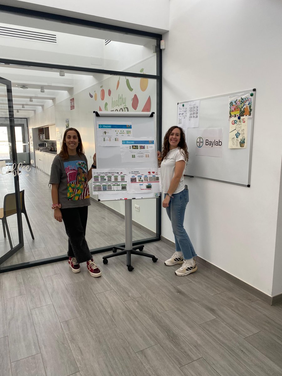 Bayer4CropsES's tweet photo. 🌱💡Iniciamos nuestro #BayLab en el IES Sabinar, una iniciativa global de Bayer Crop Science para fomentar el interés de los más jóvenes por la ciencia.
¡Abrimos hilo! 👀⤵ https://t.co/pwlOyEgSgr