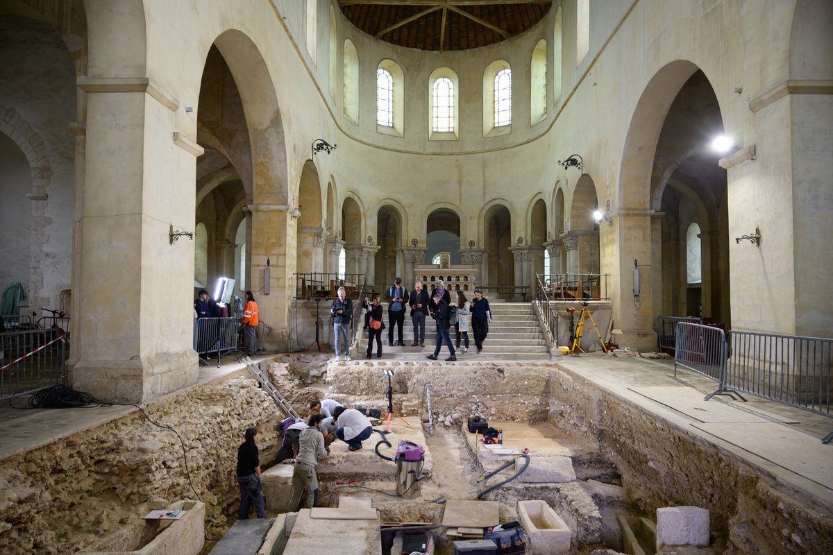 🔍 Les équipes de C'Chartres Archéologie vous proposent de nouvelles #visites de l'église Saint-Martin-au-Val ► chartres.fr/actualites/det… Ce sont les dernières visites avant la reprise des travaux 😮 #Chartres #Archeologie