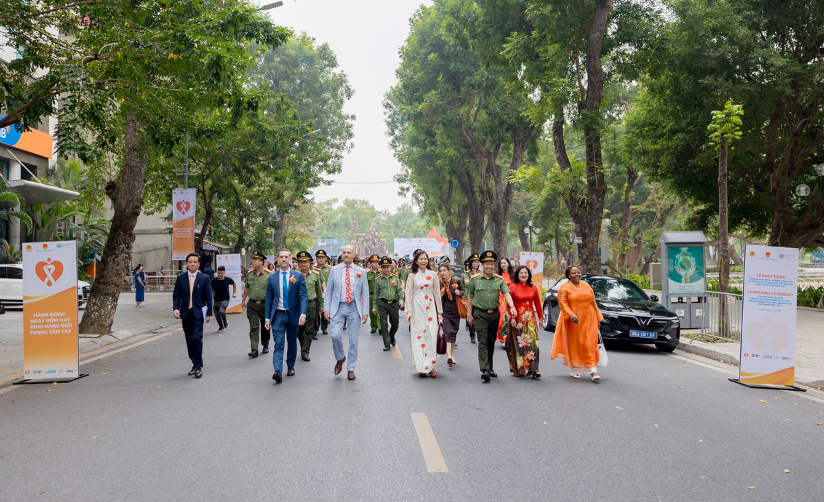 unwomenvietnam's tweet photo. 🎉 Proud moment! We kicks off the 2024 National action month on #GenderEquality and #GBV prevention and response 🤝 #MOLISA #MPS. Let's join us for NAM &amp; #16DaysOfActivism across Vietnam 🇻🇳🧡 
 @KeesvanBaar @ptamesis @MattJacksonUN @finlandinhanoi @irlembvietnam @CanEmbVietnam https://t.co/zFQiJLd8bQ