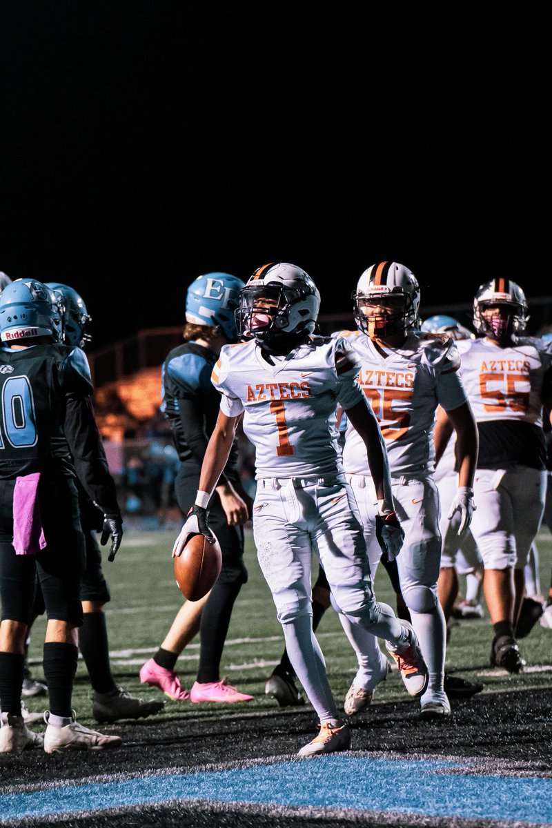 Mark“Cali🌴”Enriquez (@mark4enriquez) on Twitter photo Full szn highlights
Stats:
-82 carries
-653 rushing yds
-4 rushing td’s
-5 rec
-80 yd’s receiving
-1 td
-855 all purpose yds
hudl.com/v/2Qp6U8
<a href="/SOAZFootball/">Southern Arizona Football</a> <a href="/walkerj5515/">Josh Walker</a> <a href="/CoachPeoples/">Walter Peoples Jr</a> <a href="/JUSTCHILLY/">Just Chilly</a> <a href="/adamgorney/">Adam Gorney</a> <a href="/PrepRedzoneAZ/">Prep Redzone Arizona</a> Full szn highlights
Stats:
-82 carries
-653 rushing yds
-4 rushing td’s
-5 rec
-80 yd’s receiving
-1 td
-855 all purpose yds
hudl.com/v/2Qp6U8
<a href="/SOAZFootball/">Southern Arizona Football</a> <a href="/walkerj5515/">Josh Walker</a> <a href="/CoachPeoples/">Walter Peoples Jr</a> <a href="/JUSTCHILLY/">Just Chilly</a> <a href="/adamgorney/">Adam Gorney</a> <a href="/PrepRedzoneAZ/">Prep Redzone Arizona</a>