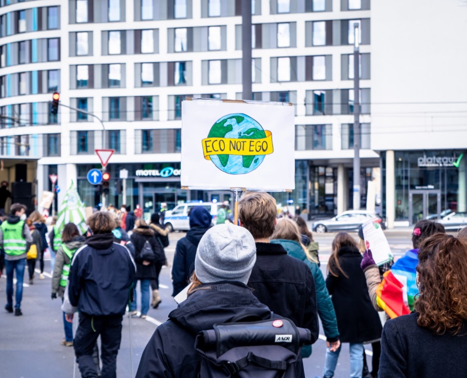 UnimondoOrg's tweet photo. I costi del #cambiamentoclimatico: a #rischio anche le #nazioni #temperate e #ricche. Il costo dell'inazione climatica sarà compreso tra il 10% e il 15% del PIL globale perso entro la fine del secolo...
Da @Greenreport_it su https://t.co/nn6ngSsysS https://t.co/w6GE1pRXaM