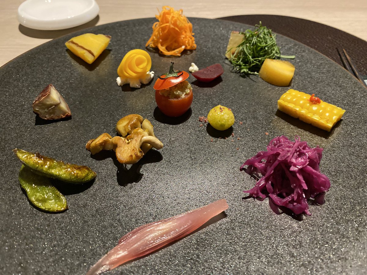 monteverde_arom's tweet photo. JR青森駅直結のホテル(朝食もだけど)夕食のコース料理が最高でした😋今年のベストディナー!季節毎にメニューが変わるようなのでまた食べに行きたいです。
#relabo #青森フレンチ #青森 #リラボ https://t.co/Z7b4PFQImE