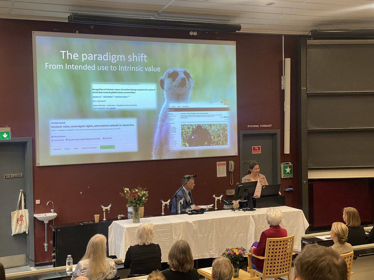 Mette Uldahl starts the Ethics in equine medicine plenum discussion 👏 #eceim #fve #equineinternalmedicine <a href="/FVEurope/">FVE</a> <a href="/EUVetSpecialist/">EBVS - European Board of Veterinary Specialization</a> #eceimcongresscopenhagen2024