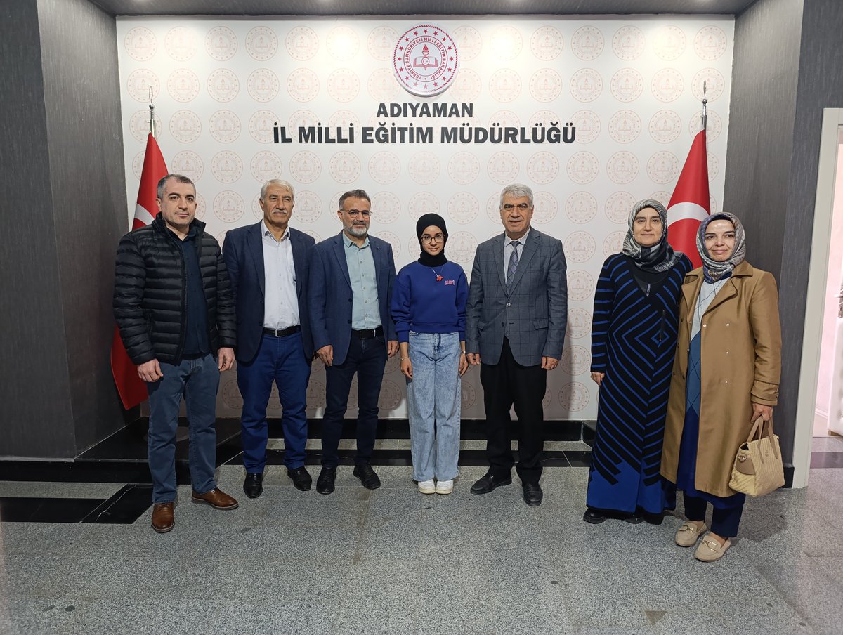 adiyamanmem's tweet photo. İl Millî Eğitim Müdür Vekilimiz Sayın Kazım Çoban, 2024 Liselere Geçiş Sistemi (LGS) sınavında tüm soruları doğru yanıtlayarak 500 tam puan alıp Türkiye birincisi olan TOBB Anadolu İmam Hatip Proje Ortaokulu öğrencimiz Zeynep Rana Ağır’ı kabul etti.. Kazım Çoban, başarılarıyla gurur duyduğumuz Zeynep Rana Ağır’ı, ailesini, okul yöneticilerini ve öğretmenlerini tebrik ederek öğrenciye ödülünü takdim etti.

Başarıda emeği geçen tüm okul yöneticilerimizi, öğretmenlerimizi, velilerimizi ve öğrencimizi kutluyor, Zeynep Rana Ağır’a başarılarının devamını diliyoruz.