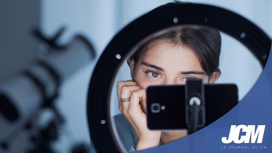 audreytipsfr's tweet photo. #MicroInfluence 🎴 Pourquoi miser sur les micro-influenceurs pour vos campagnes ? 💼
1️⃣ Coût réduit ➡️ Lancez des campagnes accessibles 💰
🎯 Collaborations moins coûteuses, voire en échange de produits
🖼️ Idéal pour un budget restreint
•
🧵 1/3
#SocialMedia
✍️ @LeJournalduCM https://t.co/CuG9JGxsT9