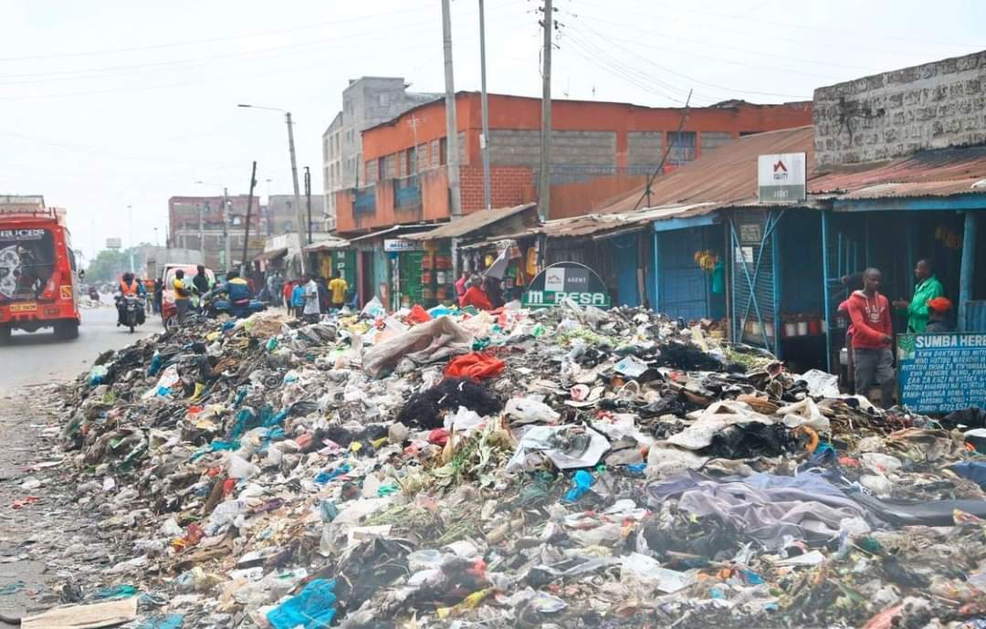 TaweMovement1's tweet photo. Does Nairobi County has a Governor? @SakajaJohnson what is your team doing to make our city clean? #CleanNairobi https://t.co/DB98hOGNYS