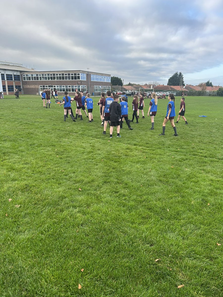 GparryRugby's tweet photo. Great start to the Winter term🔥🏉
Delivering at Ysgol Dewi Sant and @PrestatynHigh 🏉🔥🏴󠁧󠁢󠁷󠁬󠁳󠁿 https://t.co/LszVuEUEOX