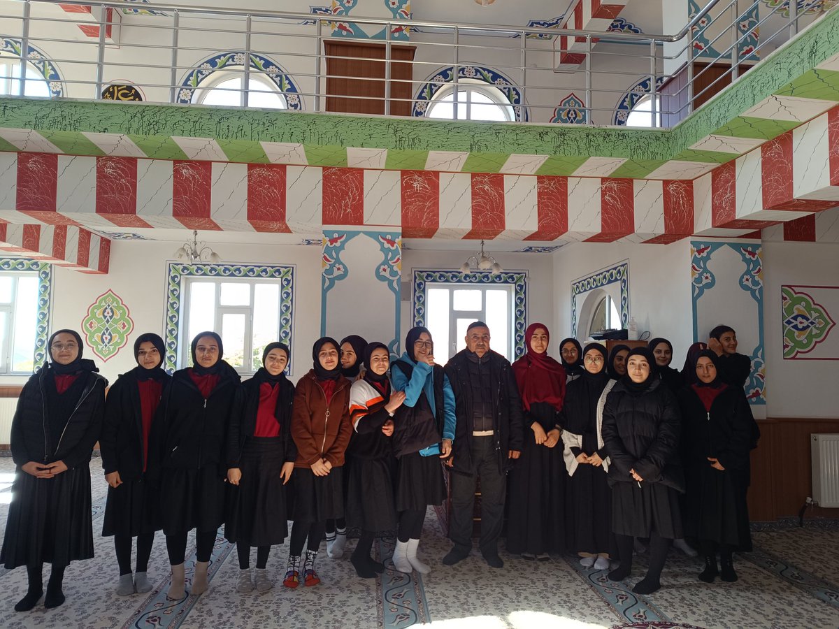 solhankizaihl's tweet photo. Vakti Kuşanmak" kapsamında örnek etkinlikler yaptık.
*Pano Çalışmaları
*Salih Amel Kutusu
*Cami Ziyareti
*Mescidde Uygulamalı Namaz Dersleri
Detaylar;
https://t.co/AFtwJmiVVz
@bingolmem @MustafaOzel66 @SolhanMEM @muhittinciftc @mikayilazak https://t.co/J7wOLil973
