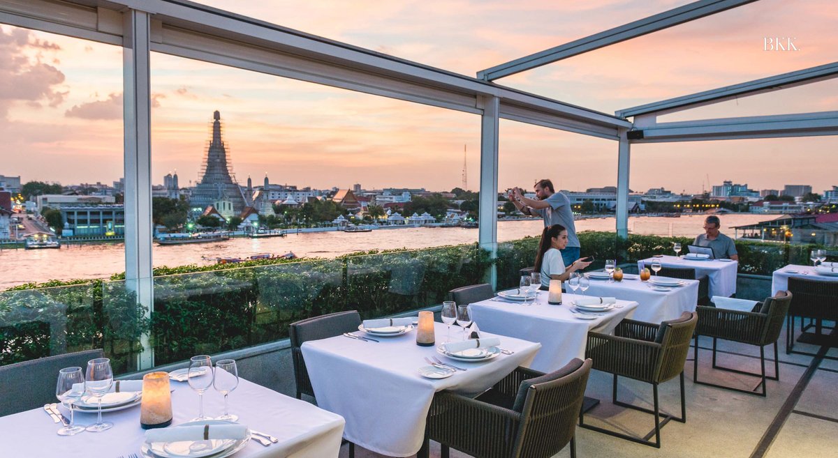 bkkmenu's tweet image. ลอยกระทงปีนี้ มาอินกับเทศกาลแบบไม่ต้องทำลายสิ่งแวดล้อม แค่ชวนครอบครัวหรือคนพิเศษมาเอ็นจอยมื้ออาหารใน Vibes ดีๆ กับลิสต์ 6 โลเคชันติดริมแม่น้ำที่เราคัดมาให้แล้ว!
.
เช็กลิสต์ได้เลยที่ : shorturl.at/baX8s
.
#BKKMENU #Toplist #PhotogenicSpot #Red