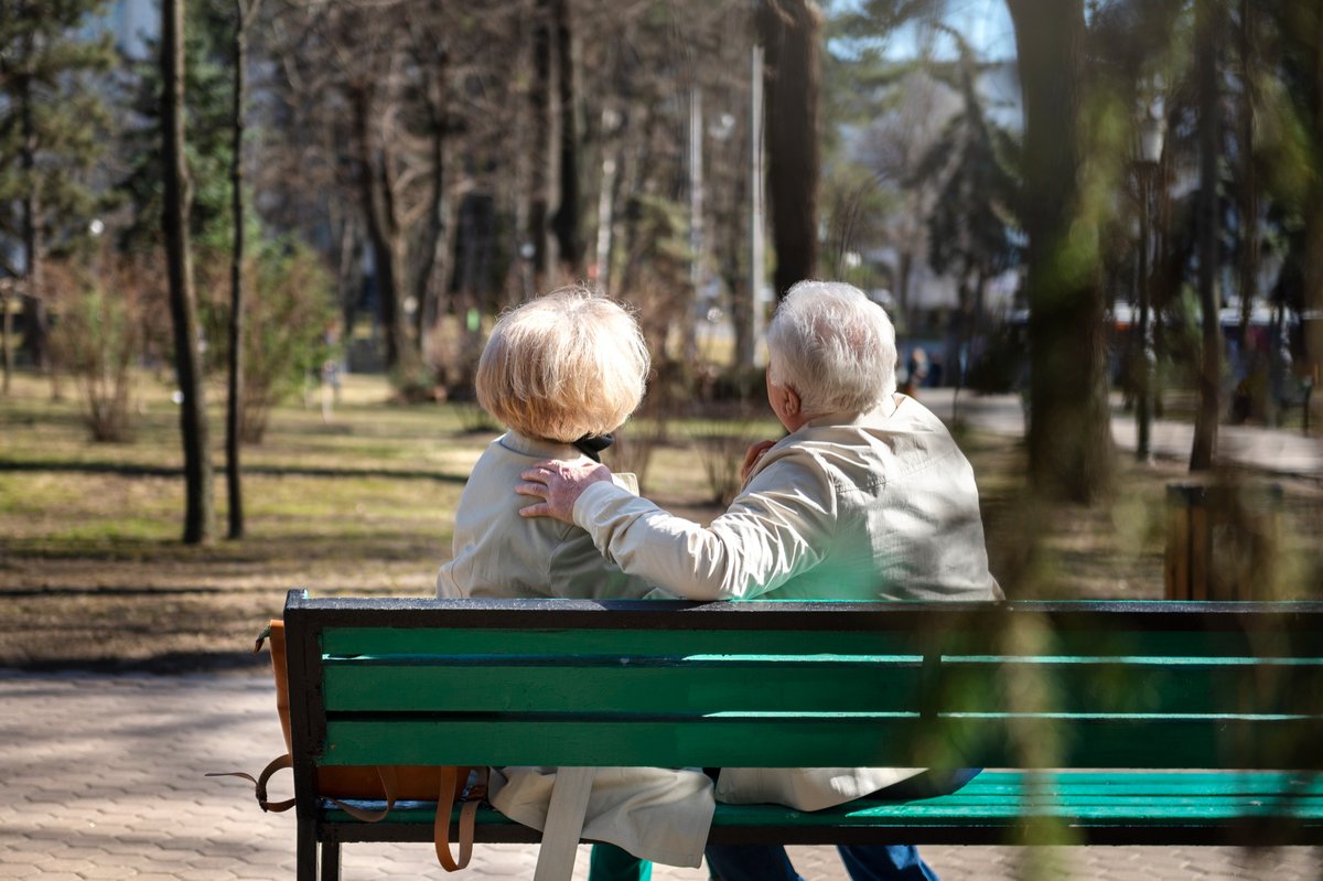 El entorno constituye un factor relevante de una buena salud mental de las personas mayores / The environment is a relevant factor in good mental health in older people envejecimientoenred.csic.es/entorno-salud-…