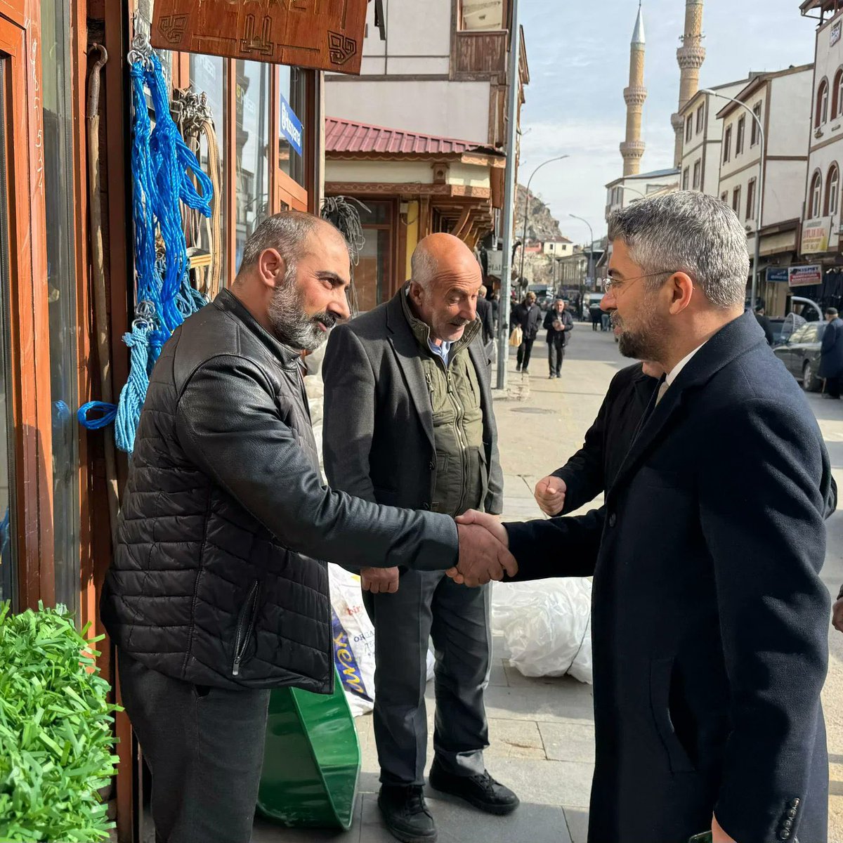 avibrahimK's tweet photo. Pasinler'de kıymetli vatandaşlarımız ile bir araya gelerek Sn. Cumhurbaşkanımızın selamlarını ilettik...
Hoş sohbetlerinden dolayı her bir esnafımıza teşekkürlerimizi sunarız... https://t.co/cbNB1FYSzB
