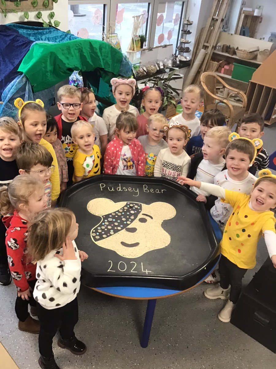 HilderthorpeSch's tweet photo. Children in need 2024 in EYFS 💛!  Bear biscuit munching, mask making, fundraising and having fun! #hildeyfs #childreninneed #pudsey #eyfs @looknorthBBC #bbcchildreninneed #pudseybear @BBCNews #charity https://t.co/yVvXUPETqt
