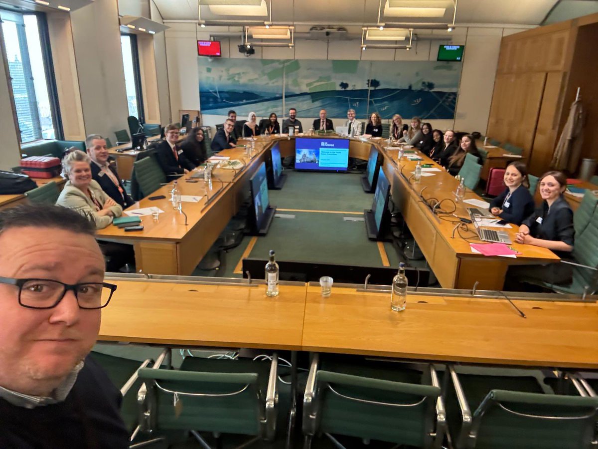 Beth MacKay tweet media