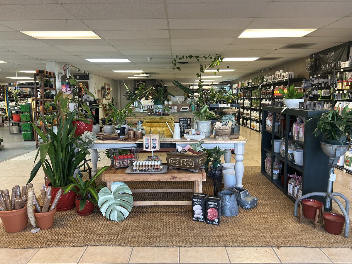 grows_llc's tweet photo. We have our gifts all in one area now ! #HolidayGiftGuide #tricitieswa #growshop #gardencenter https://t.co/b1b5m77BlZ