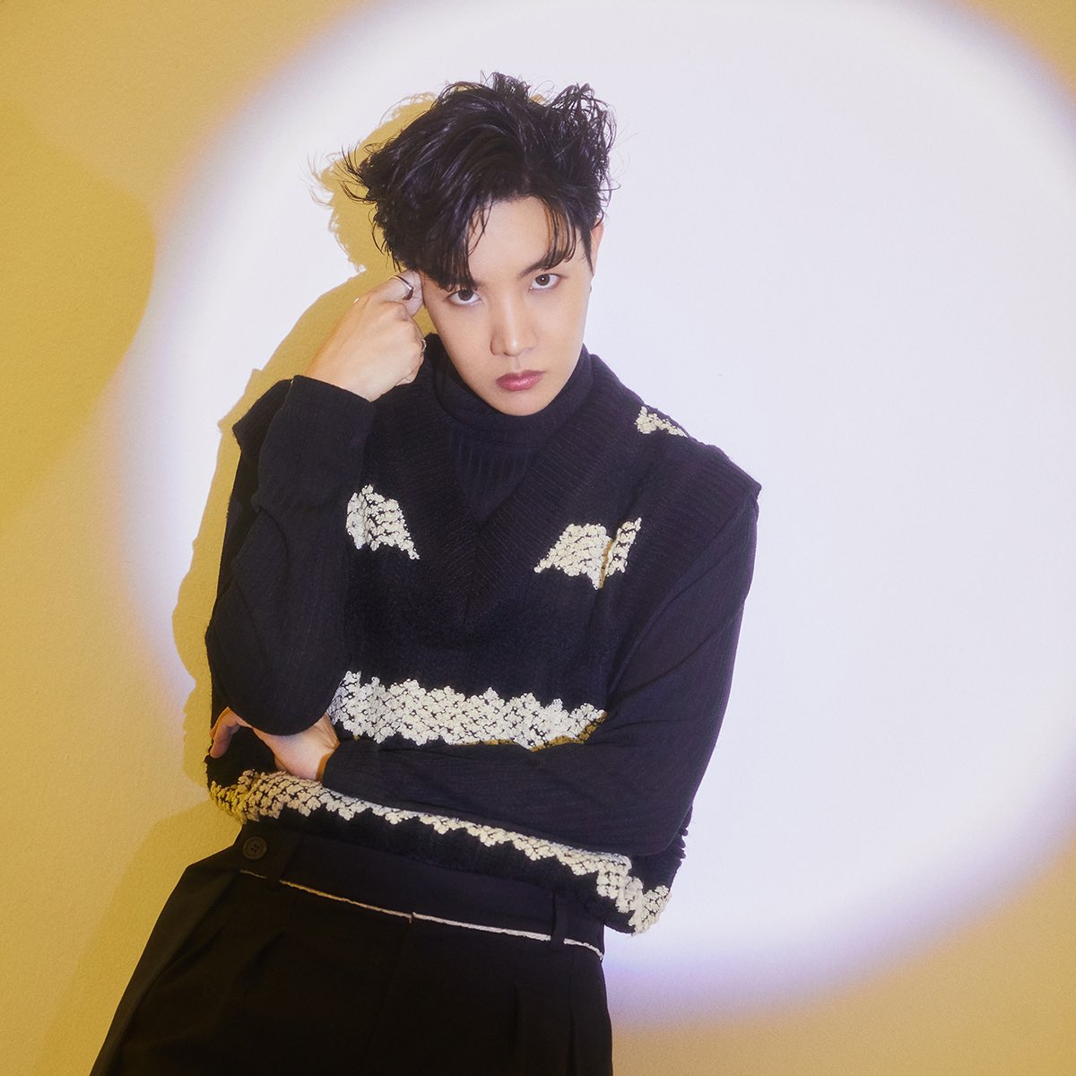 PopBase's tweet photo. J-Hope will reportedly release a new album next year ahead of BTS’ comeback. https://t.co/EqDflhBfkX