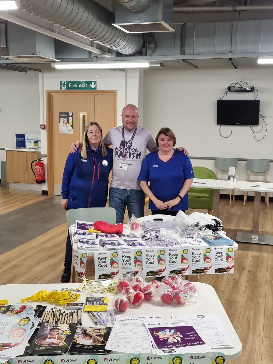 Academy 1 rep <a href="/mark_fowlie/">Mark Fowlie</a> in Tesco Alloa running a Freedom From Fear Campaign highlighting that abuse is not part of the job 
#KeepYourCool
#Respect24 
<a href="/UsdawScotland/">Usdaw Scotland</a> 
<a href="/UsdawUnion/">UsdawUnion</a>