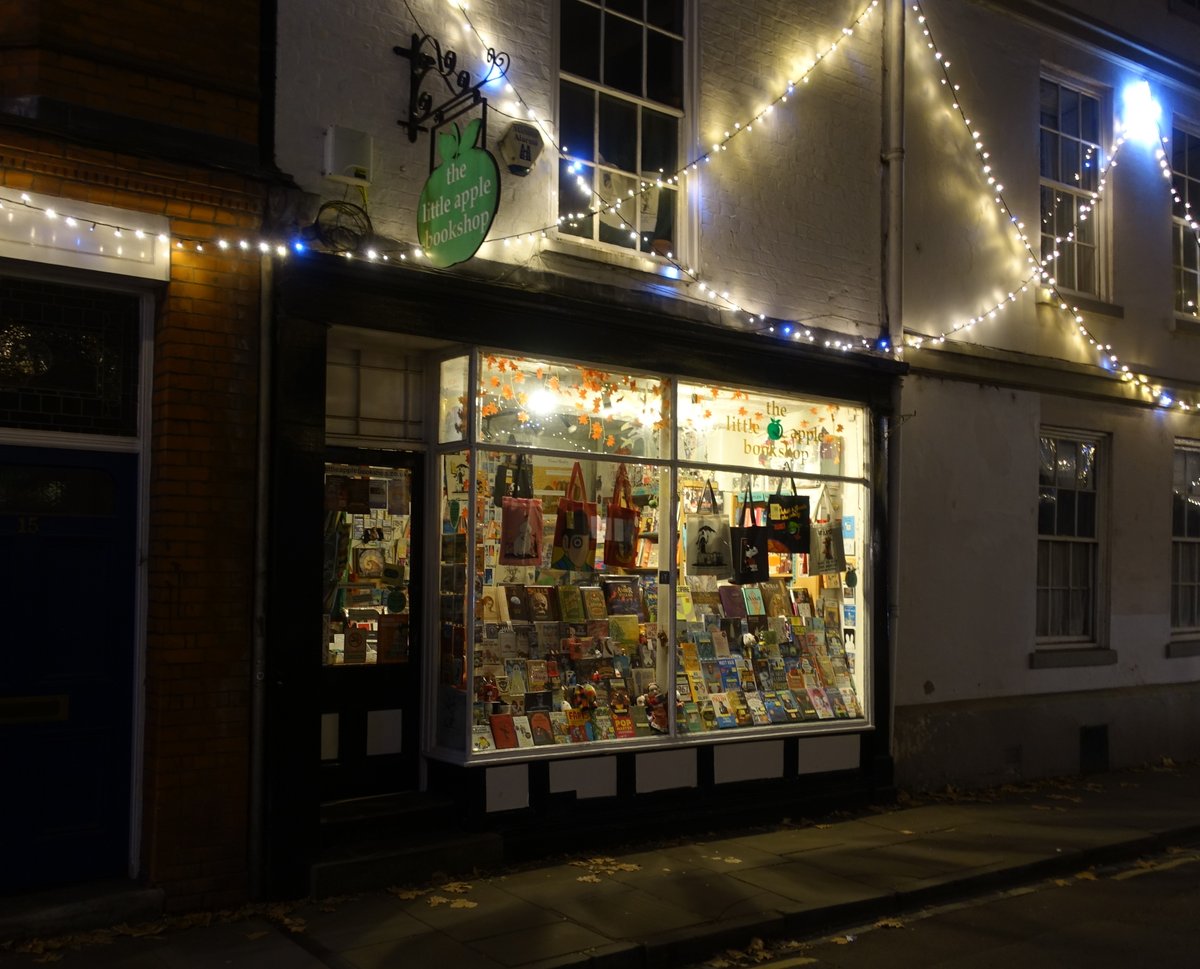 LittleApple Bookshop tweet media