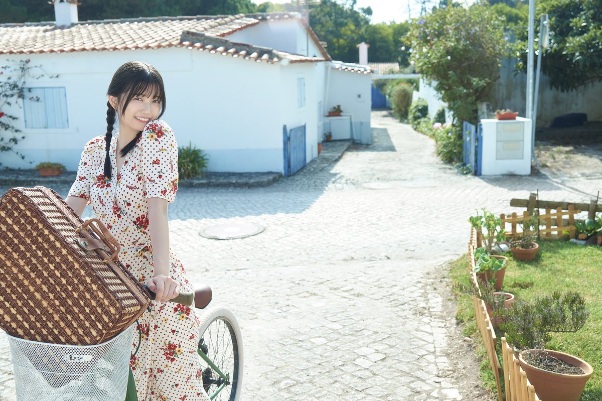 mantanweb's tweet photo. 🟣乃木坂46五百城茉央🟣
5期生初のソロ写真集
19歳“圧倒的美少女”が水着＆ランジェリー初挑戦

#五百城茉央 #乃木坂46 #五百城茉央1st写真集 @ioki_tabi

↓写真3枚↓
https://t.co/cg7NbGznbP https://t.co/JrZ9JJeRYK