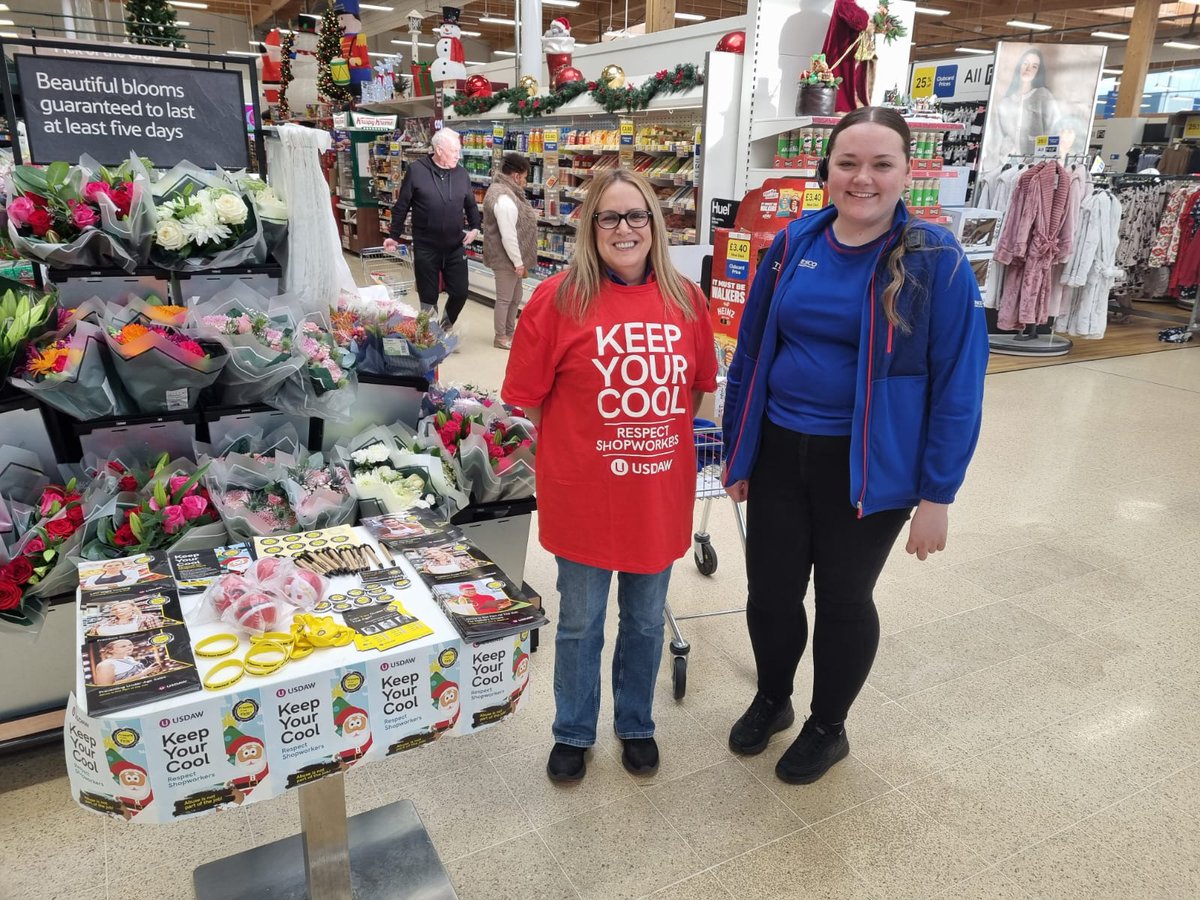 Shop steward Kay Arnott running #FreedomFromFear Campaign in Tesco VF Northern educating people that abuse is not part of the job 
#Respect24 
<a href="/UsdawScotland/">Usdaw Scotland</a> 
<a href="/UsdawUnion/">UsdawUnion</a> 
<a href="/mark_fowlie/">Mark Fowlie</a>