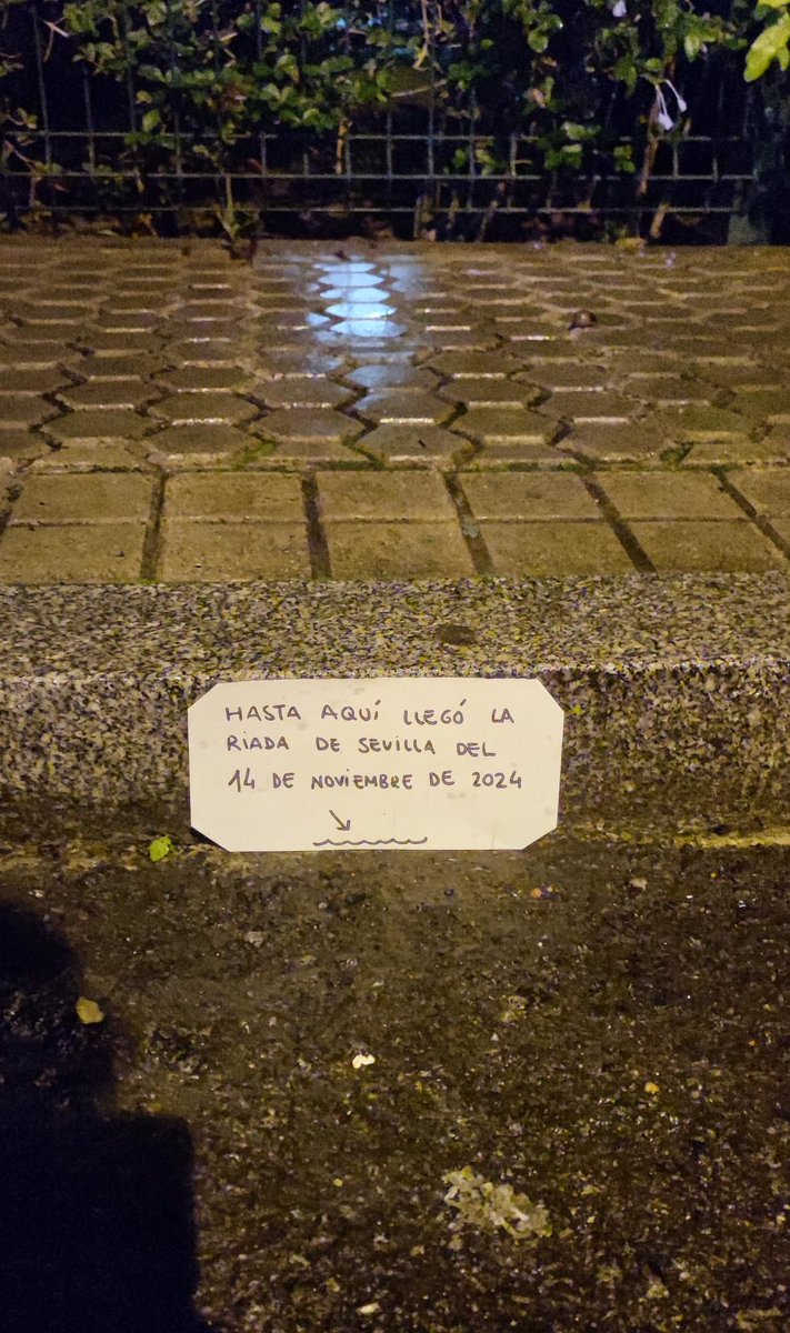 AlvaroNua's tweet photo. Y dijo Herodes ; Me ahogoooooo cabrones. #GuasaGorda #GuasaSevillana https://t.co/4FO6hkpeo3