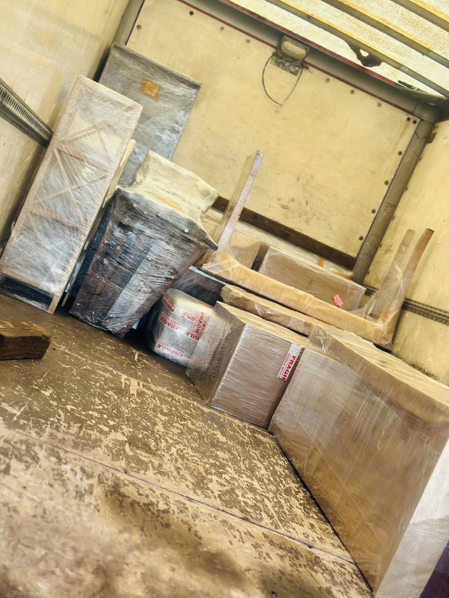 WilocateZM's tweet photo. 8 clients served this week so far with all kinds of goods to various destinations. 

Here’s to another week of smooth rides and happy hauls! 

#movers #movingcompany #moverswhocare #Zambia https://t.co/9pNXppJGD9