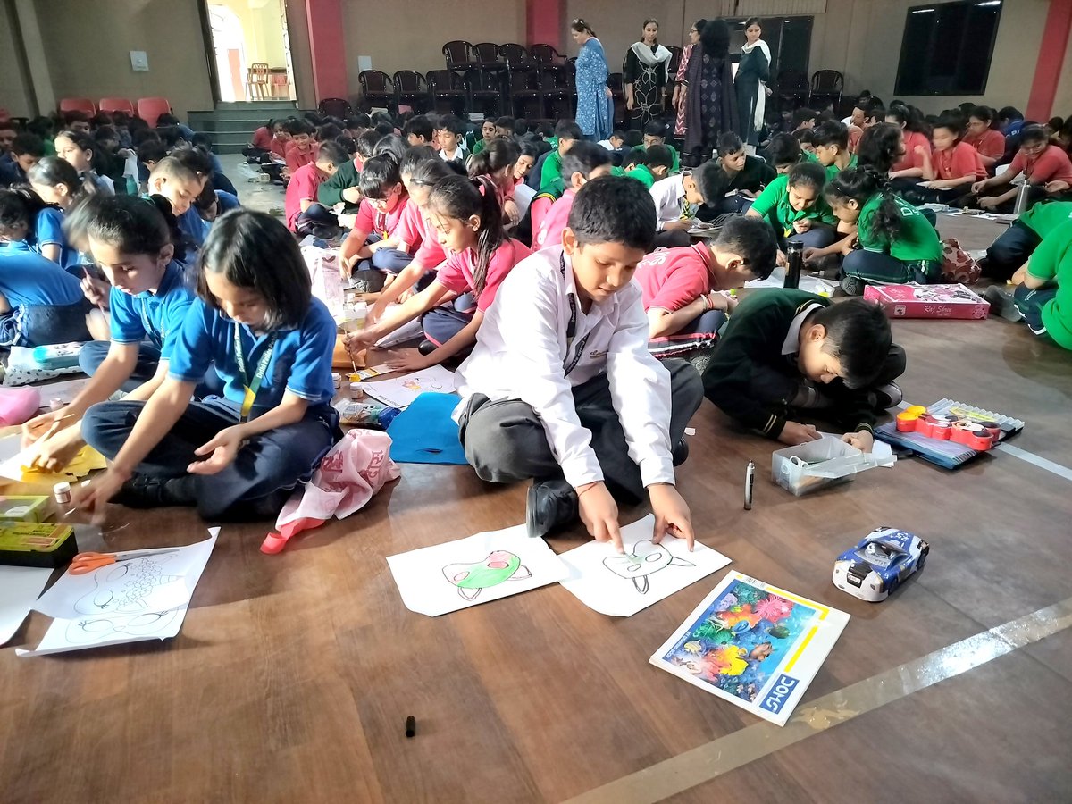 dppschool_se's tweet photo. #Childrenday #celebrated in its true spirit at #DPPS, SE, #Fungames #activities organised to keep the bundles of energy engaged. Smiles, cheer and laughter were the day' s highlight.
#dpps #ShSanjayArora #CPDelhi #Talentandcreativity #atmadesh #Dependra_Pathak #DPPS #rubymalhotra https://t.co/iey5mE9Ex1
