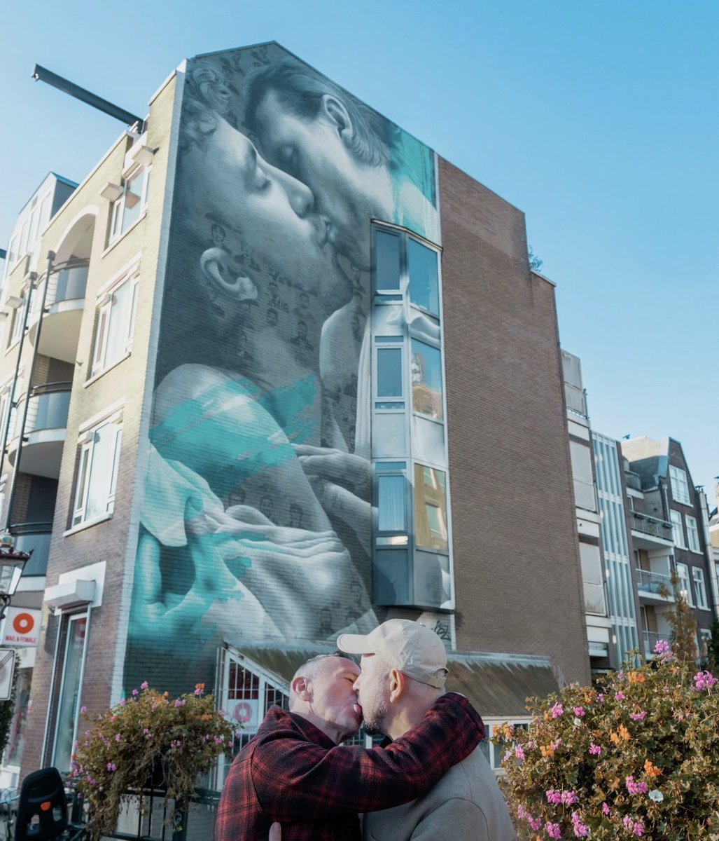 Ginger_ajm's tweet photo. “Behind The Rainbow”
#StreetArt by Judith de Leeuw
In #Amsterdam #Nethelands https://t.co/bya20r5AEE