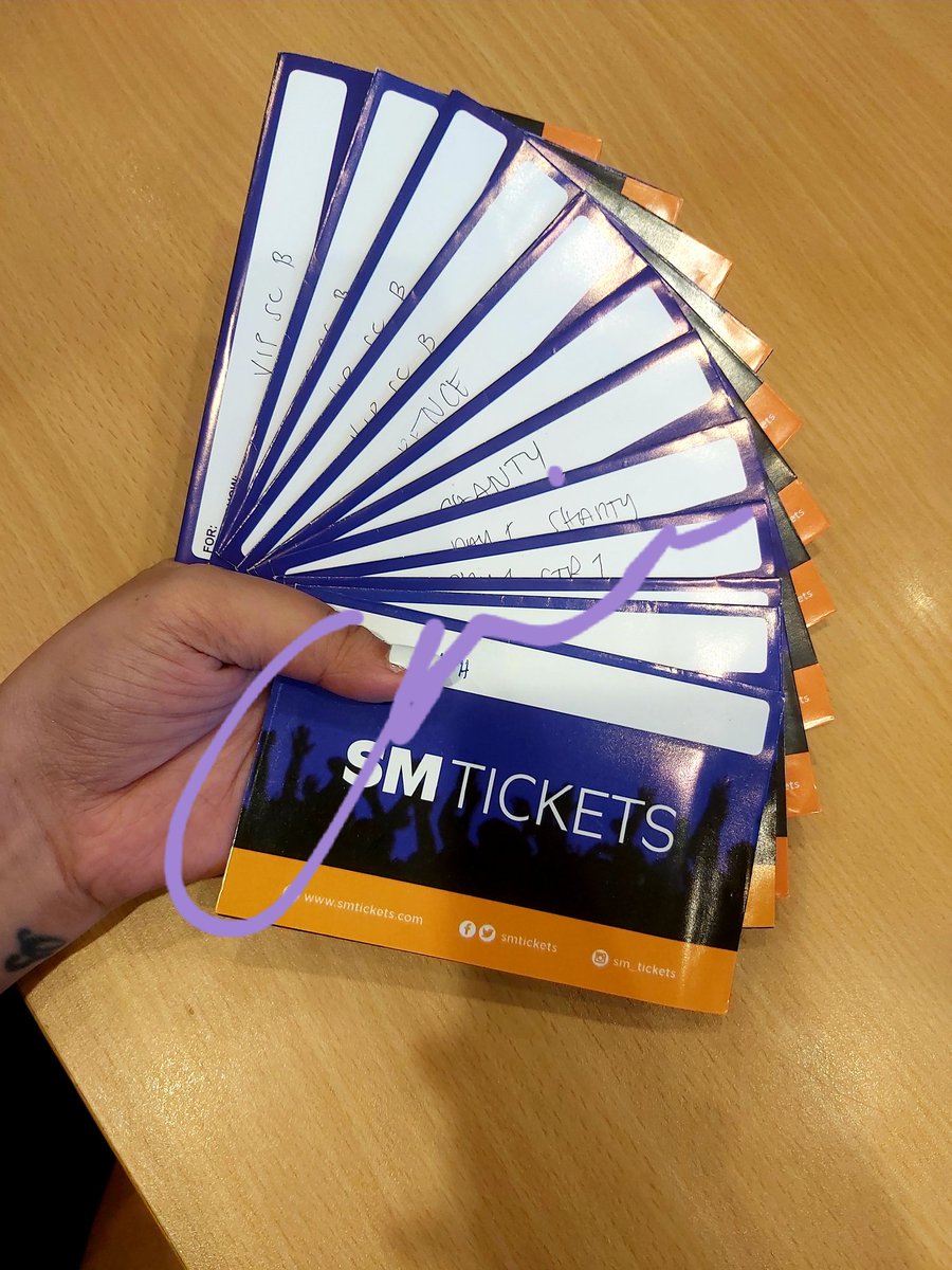 Not a scalper, not a hoarder sadyang nag tulongan lang kami, nasama pa yong friends ko sa Manila😭 <a href="/xuminghaoaiai/">Eisa 🎱 ¹⁷💍</a> <a href="/hanshu_acoustic/">diana ໒꒰ྀིᵔ ᵕ ᵔ ꒱ྀི১🌼</a> happy pasko hahaha

To my <a href="/cebongdeuls/">CEBongs</a> fam I love you always😘😘😘

#SEVENTEEN_RIGHT_HERE_IN_BULACANN