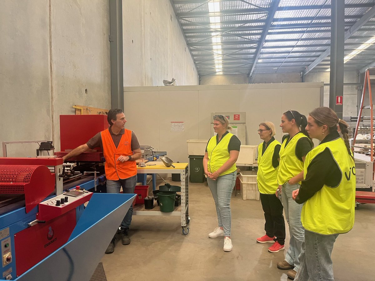 A day for tours! Today we hosted Japanese udon noodle expert from Nippn and visited noodle growers around Bolgart (thanks to <a href="/CurtisGuthrie15/">Curtis Guthrie</a> and <a href="/AEGIC/">Australian Export Grains Innovation Centre</a>) and the team from <a href="/QfhMultiparts/">QFH Multiparts</a> Katanning visited our Perth head quarters for an insight into plant breeding