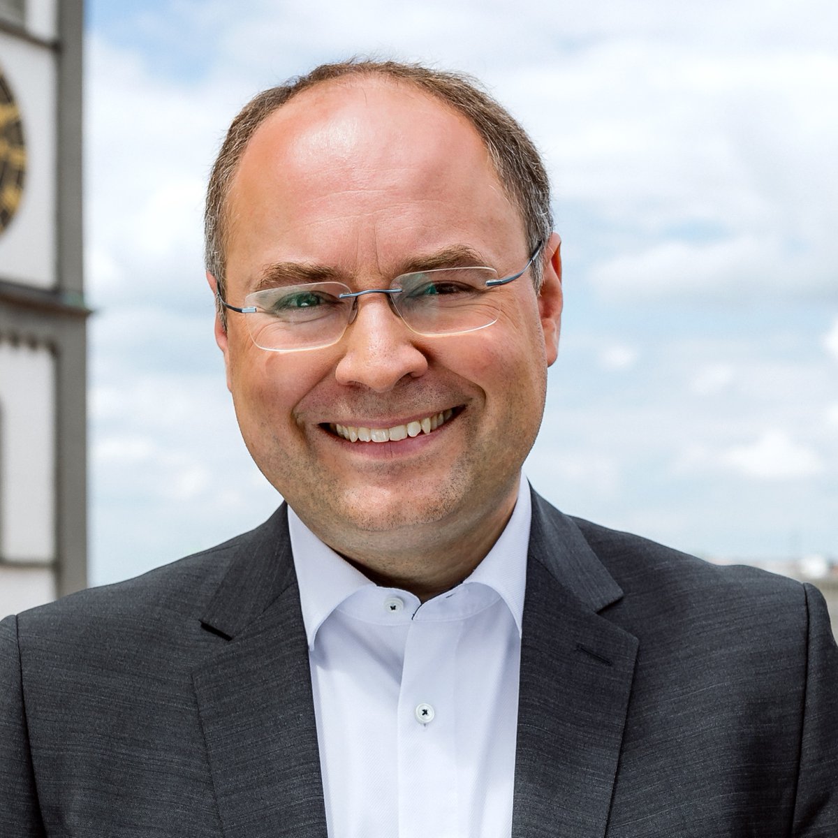 Offene #Bürgersprechstunde mit Ordnungsreferent Frank Pintsch am Freitag, 22.11., von 14-16 Uhr in #Hochzoll-Süd. Keine Anmeldung nötig. Treffpunkt ist der #StadtAugsburg-Pavillon auf dem 12-Apostel-Platz. #Augsburg

augsburg.de/aktuelles-aus-…