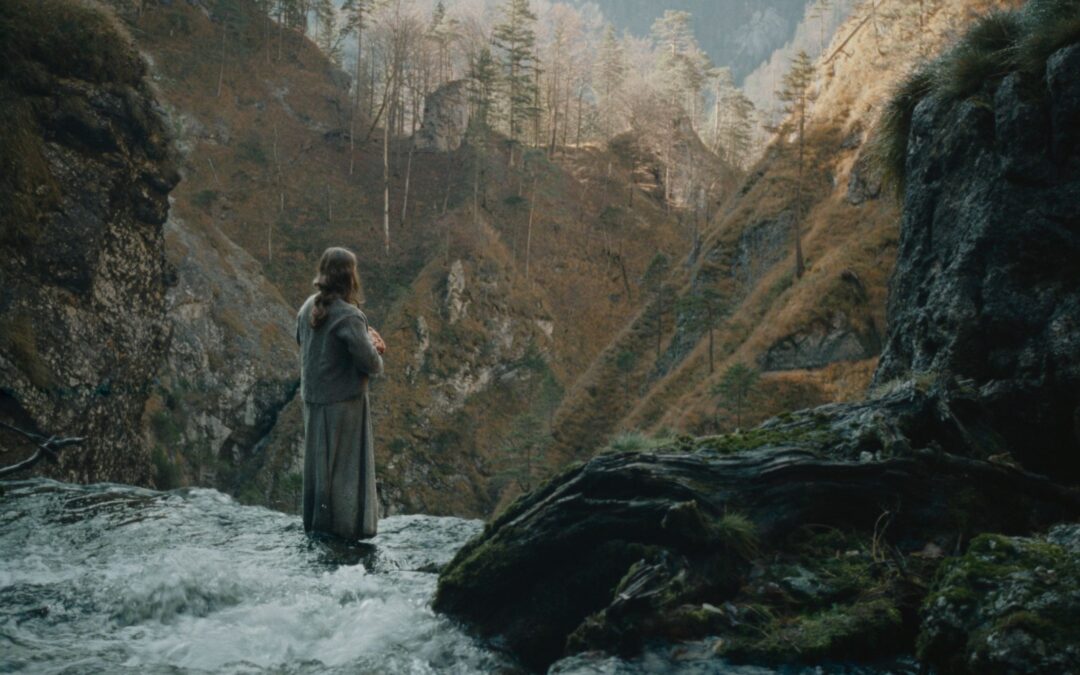 Hoy se estrena EL BAÑO DEL DIABLO, de la que hablábamos en Sitges, junto a otros títulos, tras conocerse el palmarés donde fue premiada como mejor película. miradasdecine.es/2024/10/sitges…