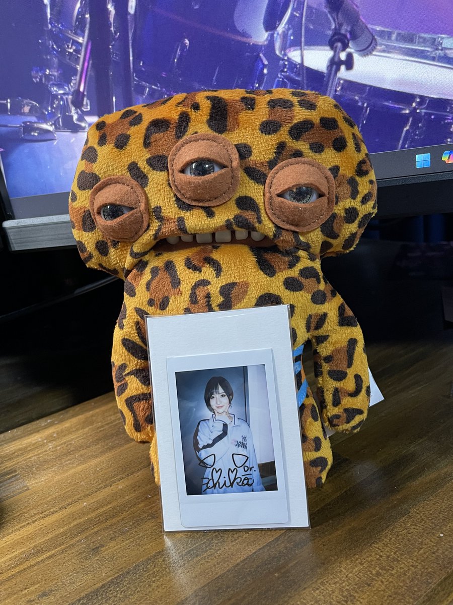 riskycat411's tweet photo. なんと...！チカちゃんのサイン入りチェキ当たりました🥺🫶

めちゃめちゃ嬉しい！！！！！
ありがとうございます😭

家宝にします🥁💛

#花冷え。
#HANABIE.
#チカちゃんだいすき https://t.co/NwhFMW9rLl