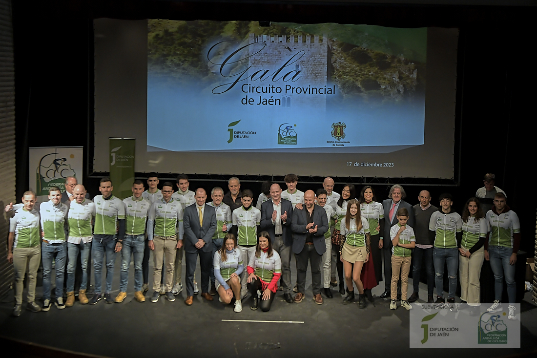 📰#Martos será la sede de celebración de la 🎉Gala del Ciclismo de Jaén 2024🎉

🕍Teatro Maestro Álvarez Alonso
📅1 de diciembre
🕛12 horas
🏆69 premios y 58 galardonados.

ℹ👇
andaluciaciclismo.com/index.php/es/s…