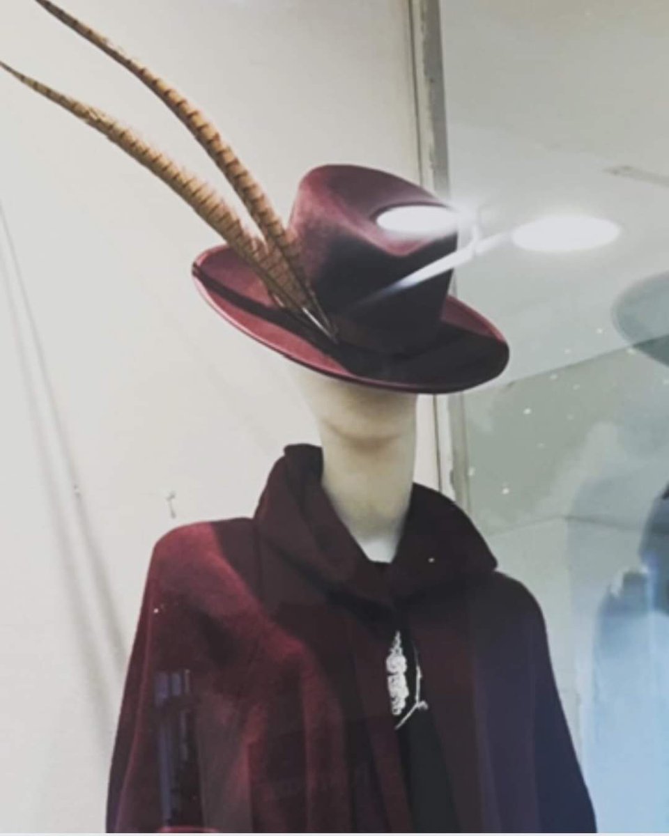 What a hat @KateBettsHats what a beautiful piece of cashmere @byrnegoode here in  #marioncuddy <a href="/ShopPowerscourt/">Powerscourt Centre</a>   Quiet luxury that screams pick me!!!
