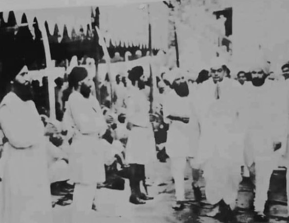 SNSMT's tweet photo. Greetings on Sri Guru Nanak Prakash Utsav… Team SNSMT
#Netaji #throwback #Gurpurab https://t.co/JqnRQNx3Db