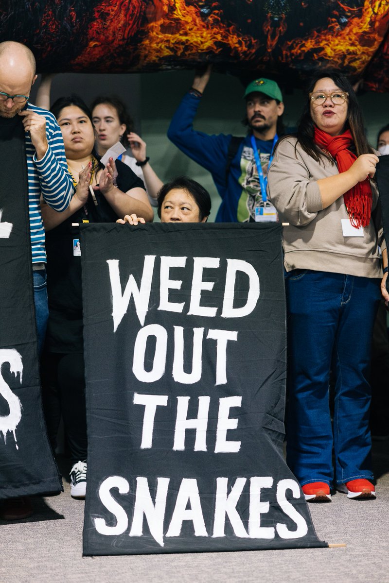 How many fossil fuel lobbyists are at COP29? At least 1,770- more than all the delegates from the ten most climate vulnerable nations combined #KickBigPollutersOut #COP29Baku 
kickbigpollutersout.org/COP29FossilFue…