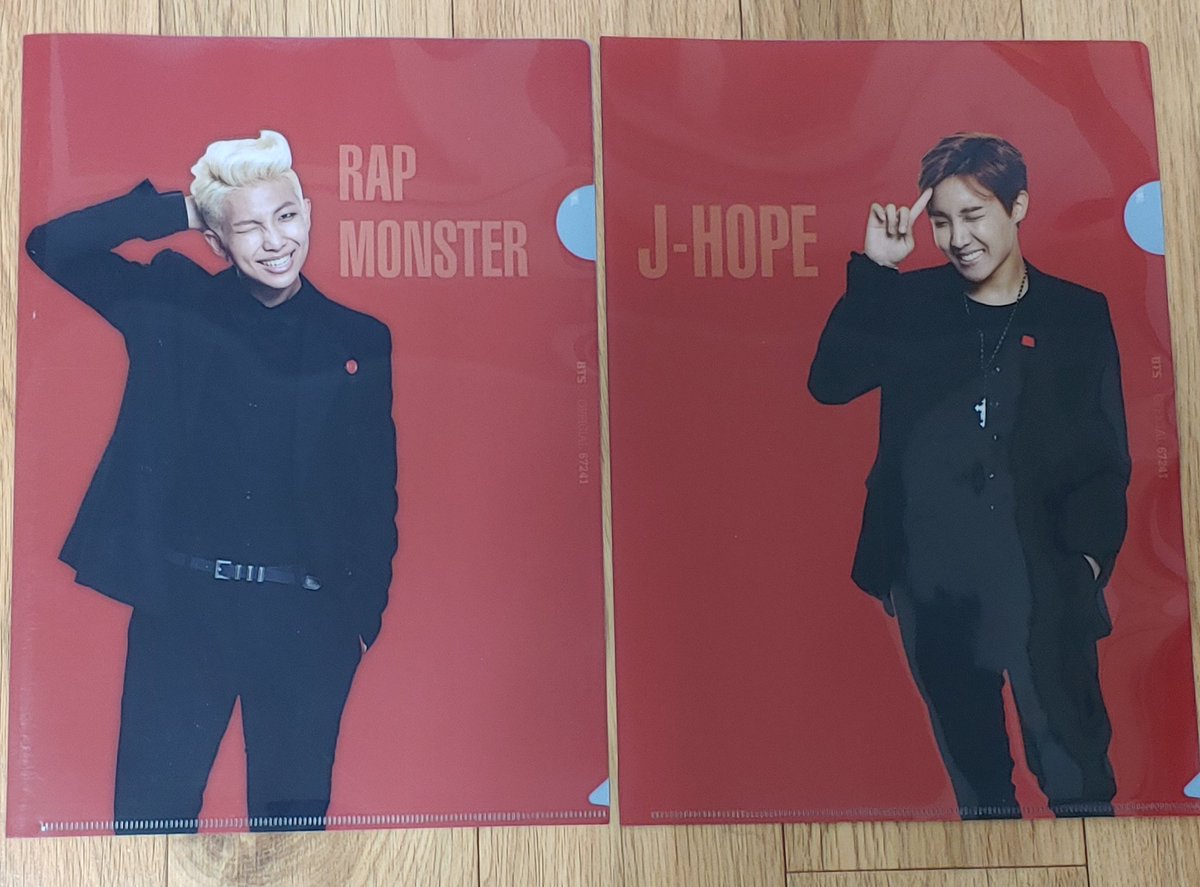 OGkH2DnahLSYVYT's tweet photo. 방탄소년단(BTS) 양도 

레드불렛 클리어화일 (랩몬,제이홉) 

낱개 구매 가능 합니다 

개당 2,000원 

https://t.co/mxP2goCxuw 

3호선 홍제역에서 직거래도 가능합니다 

카톡이나 디엠주세요 

#방탄소년단 #bts #공식 #양도 #한정 #뷔 #정국 #RM #제이홉 #슈가 #지민 #진 #레드불렛 #클리어화일 https://t.co/obQUHNsj4z