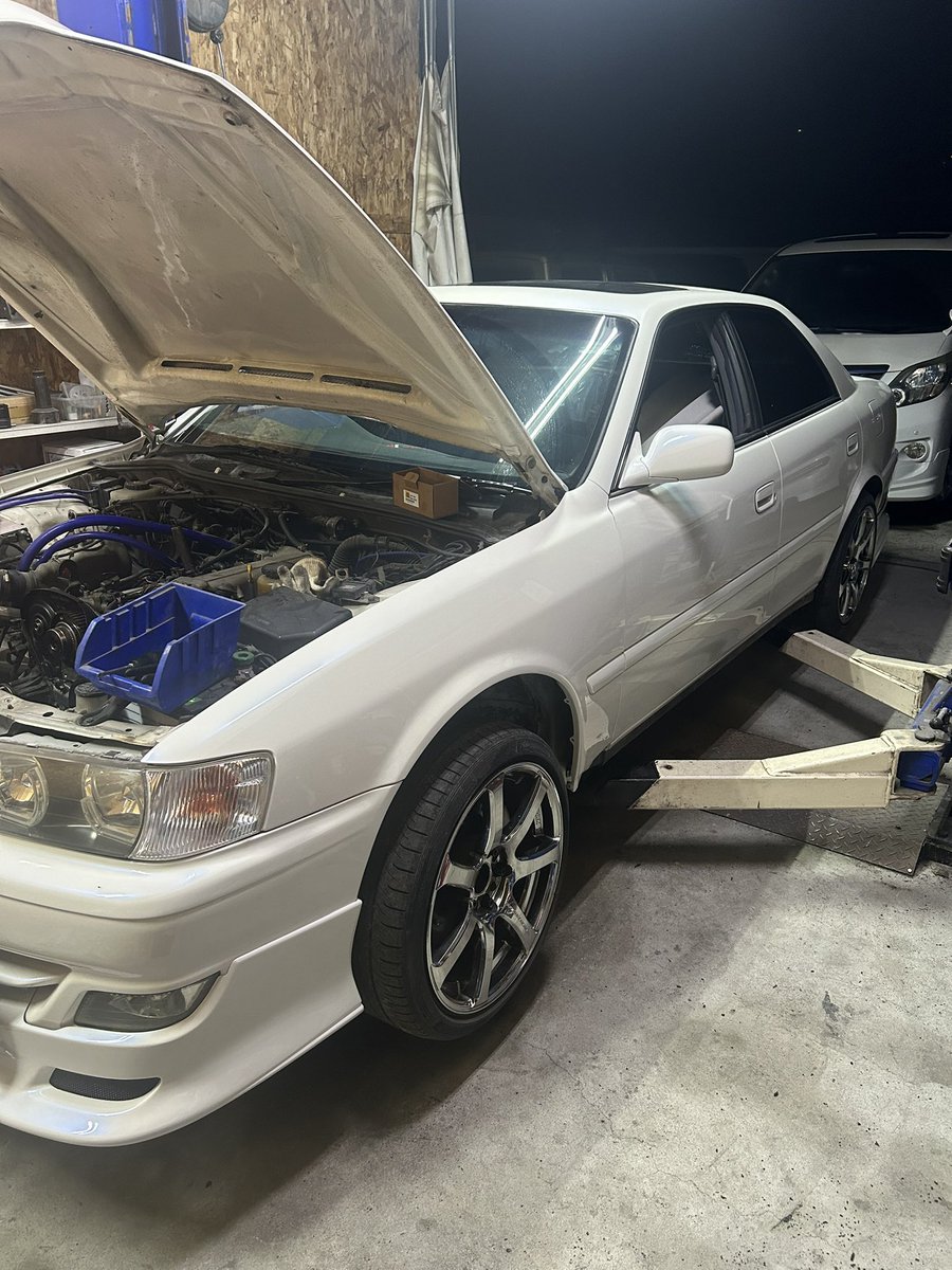 JZX4444's tweet photo. 早く終わらせなければ😭
このチェイサー見違えるほど綺麗過ぎる😊
もう僕の体限界だったっぽい。 https://t.co/iQimrXFh6N