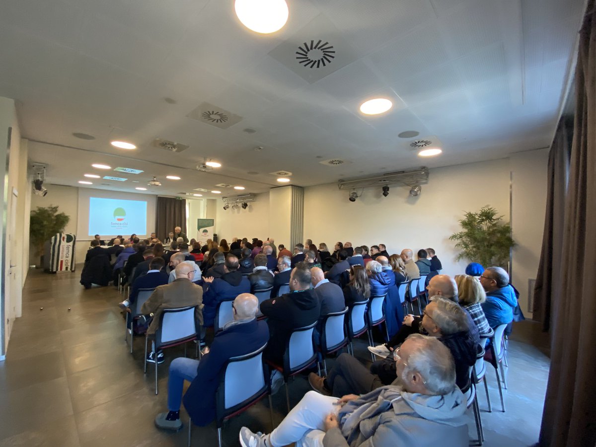 Cisl Lombardia (@cisllombardia) on Twitter photo 📌 CONSIGLIO GENERALE FEMCA CISL LOMBARDIA
Questa mattina, presso l’AS Hotel di Limbiate, in provincia di Monza Brianza, si stanno svolgendo i lavori del Consiglio Generale <a href="/FemcaLombardia/">Femca Cisl Lombardia</a>
👉🏻 Per la CISL Lombardia è presente il Segretario Generale Aggiunto Fabio Nava 📌 CONSIGLIO GENERALE FEMCA CISL LOMBARDIA
Questa mattina, presso l’AS Hotel di Limbiate, in provincia di Monza Brianza, si stanno svolgendo i lavori del Consiglio Generale <a href="/FemcaLombardia/">Femca Cisl Lombardia</a>
👉🏻 Per la CISL Lombardia è presente il Segretario Generale Aggiunto Fabio Nava