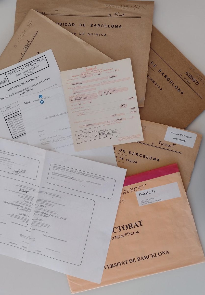 Sapigueu que avui, 15 de novembre, se celebra la festa de Sant Albert a <a href="/FisicaUB/">Facultat de Física UB</a> i a <a href="/QuimicaUB/">Facultat de Química UB</a> 🥳
A l'#arxiuUB <a href="/UniBarcelona/">Universitat de Barcelona</a> hi conservem la documentació de més de cinc-cents estudiants d'aquests ensenyaments de nom Albert 😃
Moltes felicitats en el seu dia! 🎉