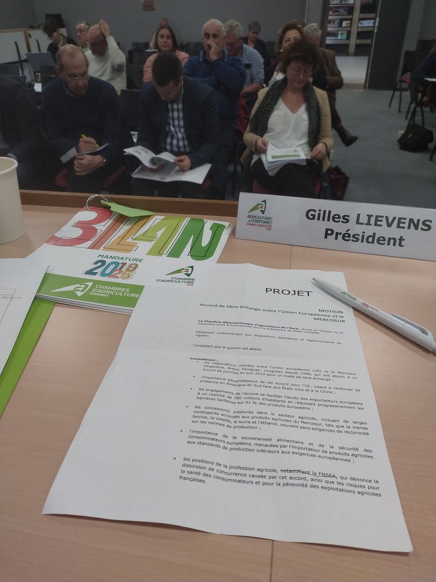 Lievens Gilles 🌻💙💛 (@gilleslievens) on Twitter photo Unanimité des élus en session <a href="/Agri_Normandie/">ChambreAgriNormandie</a> de l'Eure pour refuser un traité #Mercosur qui sacrifie notre agriculture.
N'importons pas des denrées qui ne respectent pas nos règles.
#réciprocité Unanimité des élus en session <a href="/Agri_Normandie/">ChambreAgriNormandie</a> de l'Eure pour refuser un traité #Mercosur qui sacrifie notre agriculture.
N'importons pas des denrées qui ne respectent pas nos règles.
#réciprocité