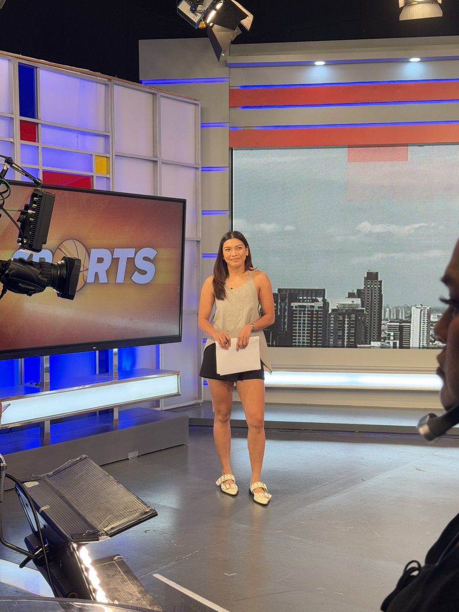 vmgasia's tweet photo. Phenom on the court and in the newsroom 😉🙌🏼 Who else wants to see Alyssa again as a @tv5manila Frontline Pilipinas News Anchor? ❤️

#AlyssaValdez #VMGTalent https://t.co/HnLhi5RSTX
