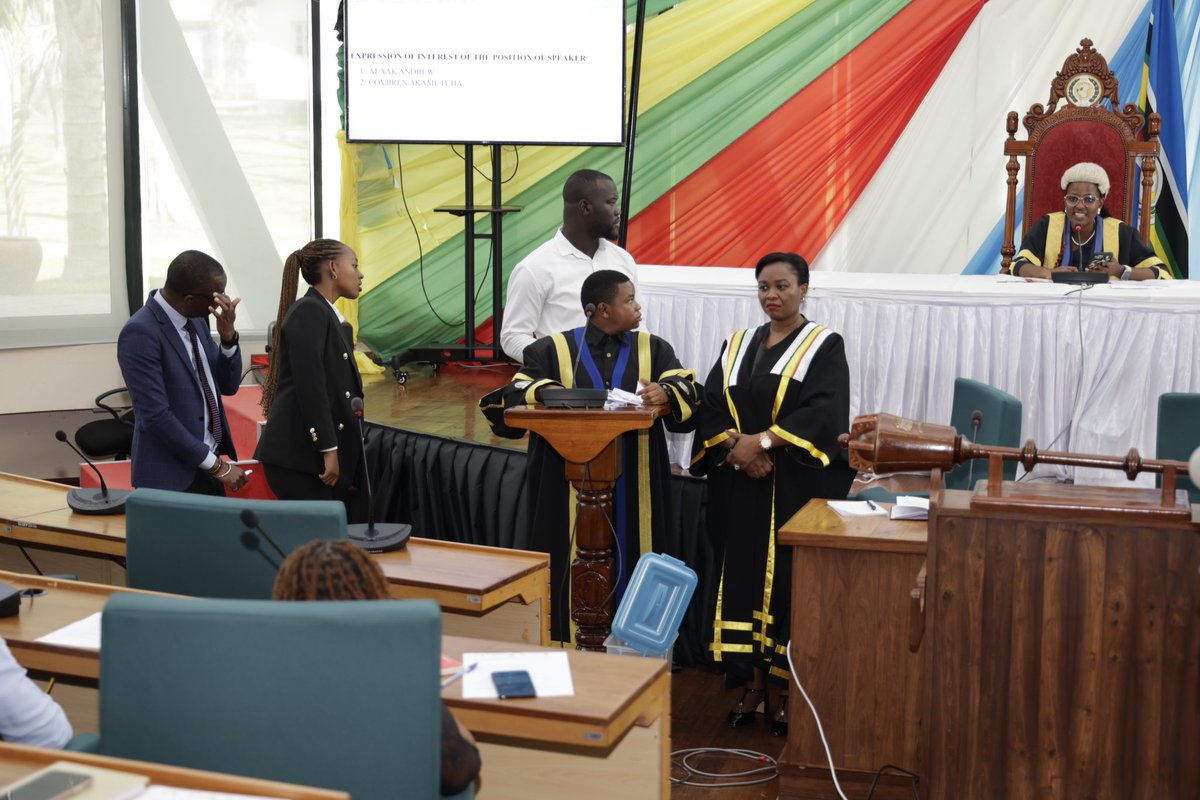 AmanyaBelyndah's tweet photo. As I conclude my term of office, I reflect on the profound journey we have undertaken together.

I had the honor of presiding over the opening ceremony and inauguration of the new leadership of the East African Youth Parliament @EACYParliament . Congratulations to Rt.Hon. Alak Andrew (South Sudan 🇸🇸) and his deputy Rt.Hon. Akamutuha Coviiren (Rwanda🇷🇼), I have no doubt you will serve extremely well.

Serving the youth of East Africa has been an invaluable learning experience and a significant opportunity for personal growth. I have been fortunate to receive mentorship from esteemed leaders in both governance and EAC integration. Collaborating with @EACYouthLeague to host #EACYouthSeminas across member states has allowed us to sensitize our youth and expedite the integration process within the EAC.

The youth of East Africa represent a powerful force for successful and transformative integration, It is therefore crucial that we establish clear and functional policies that not only include us but actively involve us in fostering youth input, capacity building, opportunity creation, representation, and engagement. 
Together, we can make East Africa a beacon of progress and unity.

I would like to take this opportunity to express my heartfelt gratitude to several key individuals and institutions:
•The Speaker of the East African Legislative Assembly (EALA) and his office @EA_Bunge 
•EALA members from Uganda @OdongoGeorgeSt1 
•The Speaker of the Uganda Parliament @AnitahAmong 
•The 1st Deputy Prime Minister and Minister of EAC affairs @RebeccaKadagaUG @meaca_ug 
•Faraja Africa Foundation @FarajaAfricaFdn 
•The European Union @EUinUG @EU_YSBUg 

Thank you for your mentorship, guidance, and for providing me with platforms that have enabled me to advocate for the youth of the EAC while grooming me as a young leader.

As I hand over this responsibility, I pledge to continue upholding the East African dream and actively contributing to the unification of our region.

Viva Vijana!
Viva East Africa!
Viva EAC Youth Parliament!