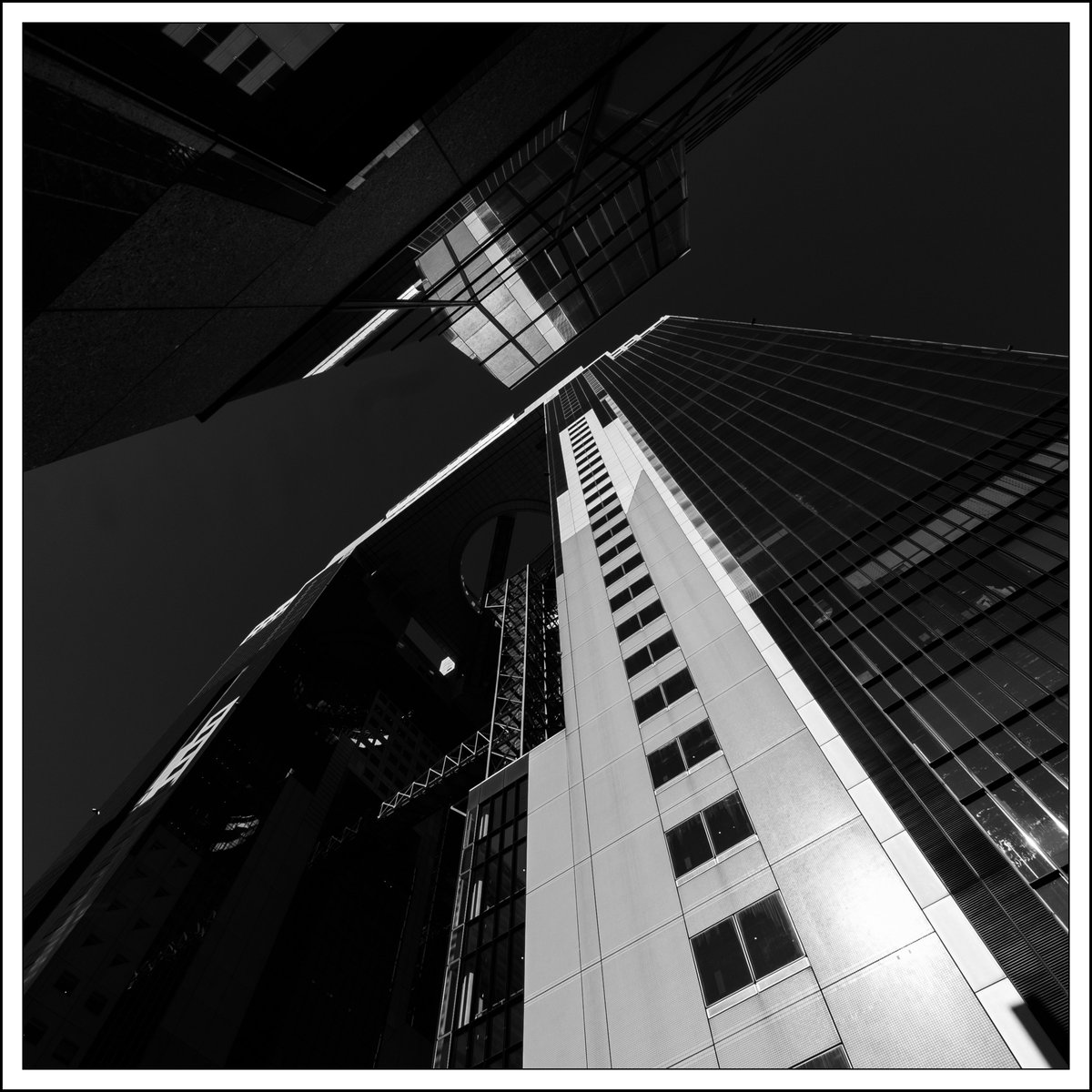 ecran_pro's tweet photo. UMEDA SKY BUILDING
SONY E PZ 10-20mm F4 G SELP1020G

#photography 
#blackandwhite 
#monochrome https://t.co/aLnfxXfr2B